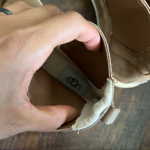 UGG Chelsea Boots - Picture 5 of 8